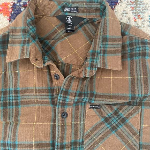 Volcom Modern Fit Button Down Shirt - Picture 2 of 6